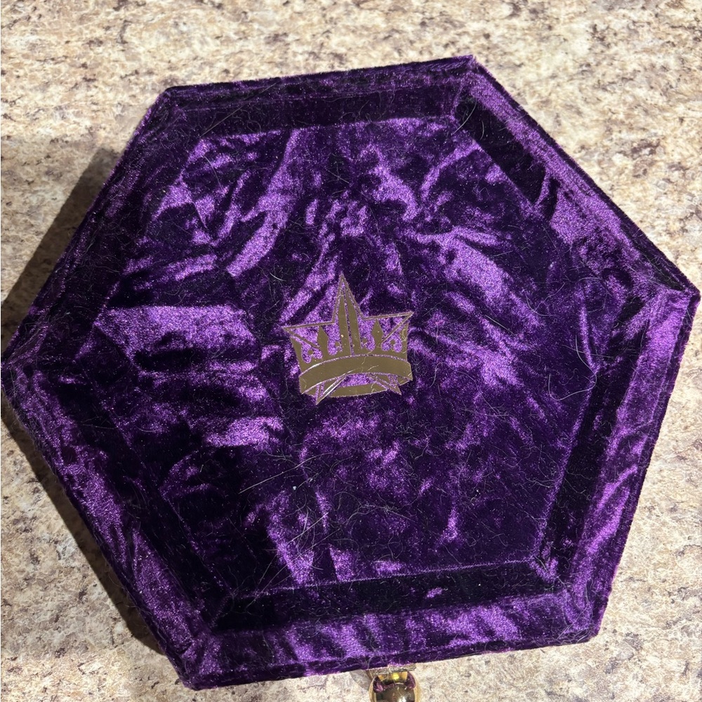 Jeffree Star Cosmetics Velvet Purple Case